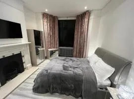UrbanNess Stays - Rooms with Stylish Comfort in the Heart of Croydon