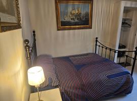 Spacious Cottage with Garden in Kirriemuir centre, hotel v destinaci Kirriemuir