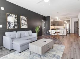 Luxurious King 2BR Suite in North Raleigh!, hotel in Raleigh