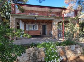 Apartments by the sea Zavala, Hvar - 8774, hotel in Jelsa