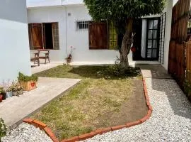 Casa parrilla patio estacionamiento