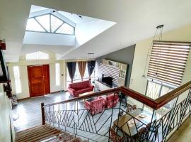 JResidences - 5 Bedrooms Cozy Home, hotell sihtkohas Bacolod