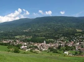 Au pied des Alpes
