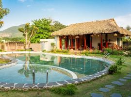 Lá Retreat near Ba Na Hills, hotell sihtkohas Thôn Phước Sơn