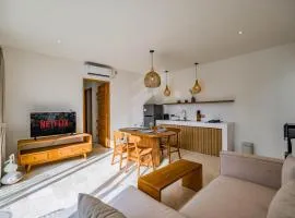 Elegant One Bed Suite With Pool View