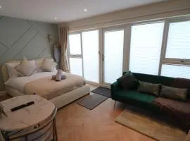 Elegant and cosy studio flat