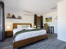 Cosy Corner Retreat By Swanbnb Management