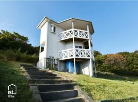 IST Villa 02 Seaside for 7 people、Bizenのホテル