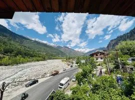 The Riverine Villa