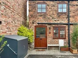 1 Bed cottage town centre free private parking cycle store Boroughbridge
