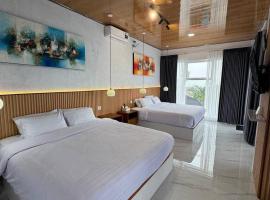 SunSet Lawu Kemuning, Villa, Full House 3 Bed, Free BBQ, Free Float Light Breakfast, hotel v destinaci Karanganyar