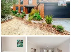 Near Airport and Easy to Melbourne CBD by GoodLive