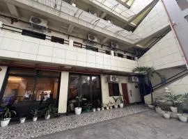 Franca Arcade near Quezon City Circle