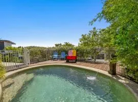 Spacious 4-Bed Family Retreat with Pool Near Beach