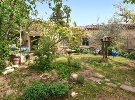 Lovely Home In Carpentras With Wifi, hotel en Carpentras