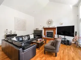 Charming Surrey 1 Bedroom with shared Living room and Kitchen