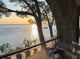Eden Rock - Paradise by the Sea - Private Beach, hotel v destinaci Grignano