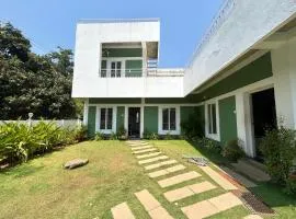 VILLA RISHAAM with swimming pool