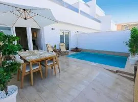 Modern home with private pool & close to the beach