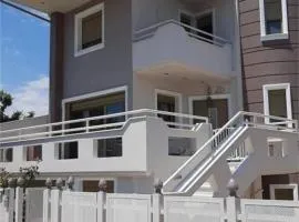 Denisa's Luxury House Near Athens Airport & Sea