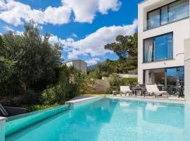 Luxury villa Manera Bol with heated pool near Zlatni Rat