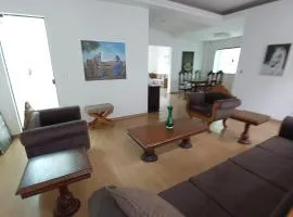 Casa Aluga Suite Espaçosa com Vista para Montanhas