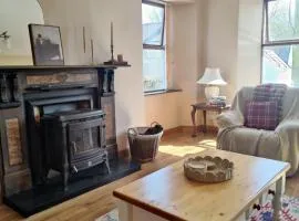Rustic Pub Stay - 20 minutes from Killarney!