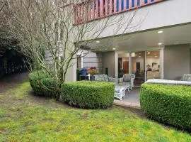 Lush Garden Home - Private Gym & Ferry Access