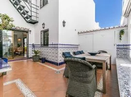 125- Beautiful Andalusian House with Private Patio