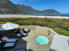 Pingu Beachhouse with Jacuzzi Hout Bay Cape Town