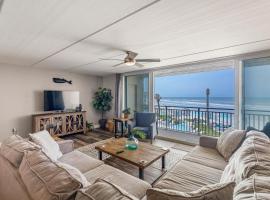 2BR Condo with Direct Beach & Pool Views NSB FL, hotel in Chicken Island