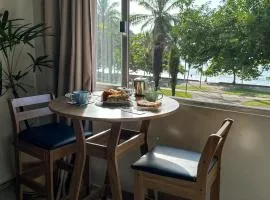 Apartamento com vista pro mar no Centro de Ubatuba - 2 quartos e cozinha completa