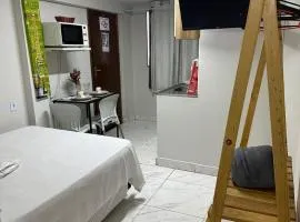 12 Kitnet, central, completa com tv smart