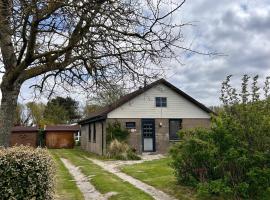 Bungalow Het Kleine klompje, hotel a Julianadorp