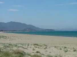 House 10' from the sea, AC, garden, parking, wifi