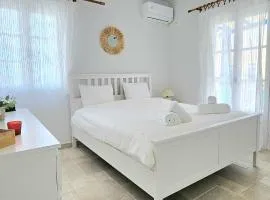 Tinos Seaside Gem - Cycladic 2BR 500m from Center