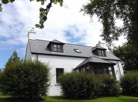 Taigh Aonghais, hotel with pools in Tarskavaig