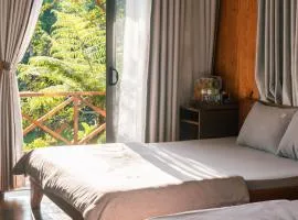 Homestay Nhà Bên Suối