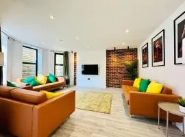 BIG Bournemouth 4-Bedroom - 2-Bathroom - Sleeps 10