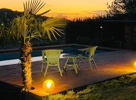 Chianti Home with Pool Terrace Garden and Magnificient View 2 to 8 persons, hotel v destinaci Greve in Chianti