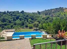 Accomodation in villa with pool & parking near Rome
