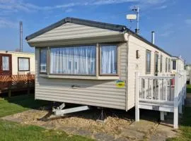 Seaview 157 - Ingoldmells - Meadow Lakes Caravan & Lodge Hire