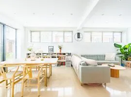 Swift Host - Sleeps up to 6 - Panoramic Views - City Centre - Parking