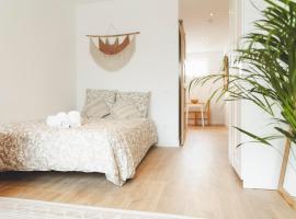 Le Nomada - Magnifique Studio Neuf!, Hotel in Tarbes