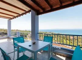 Modern Seaview Nest with Pool & Panoramic Views
