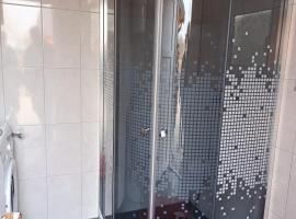 Vikendica Ajlin, Hotel in Spahići