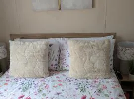 Floppy Feet Pet Friendly Holiday Home Thornwick Bay, Flamborough