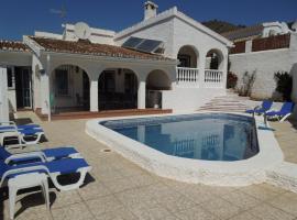 Villa Acebo, отель в городе Нерха