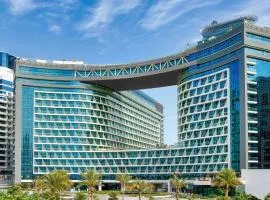 Luxury Studio - Sea View, Beach Access & Infinity Pool - Seven Palm Residences