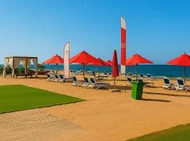 Beachfront Chalet in Porto Said with Pool and Garden